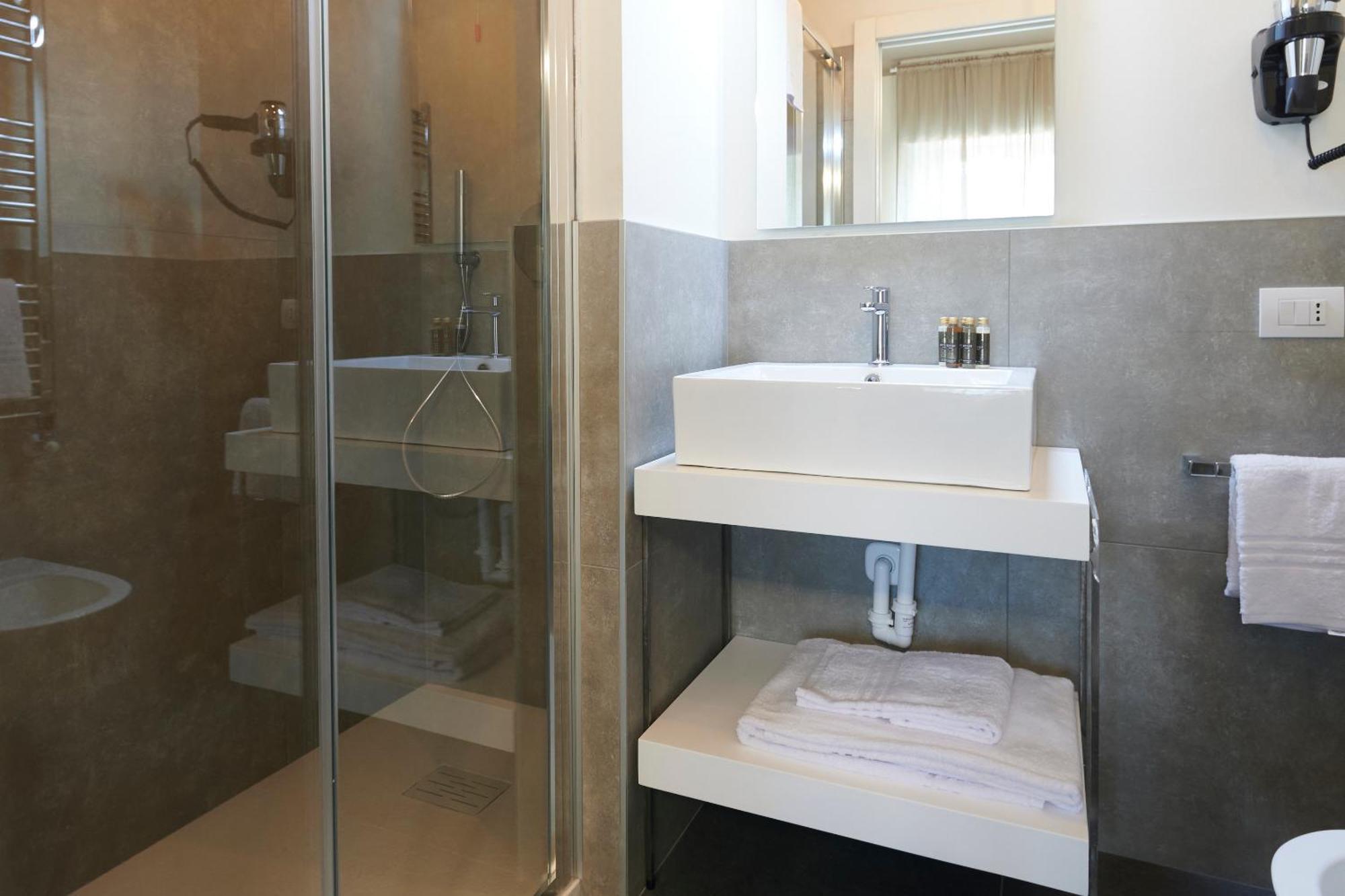 White Ribbon Hotel Milánó Kültér fotó