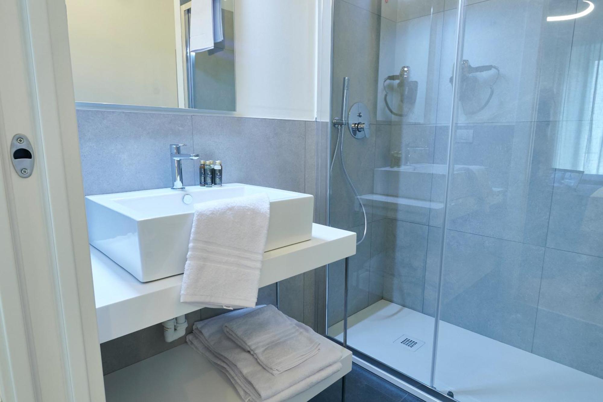 White Ribbon Hotel Milánó Kültér fotó